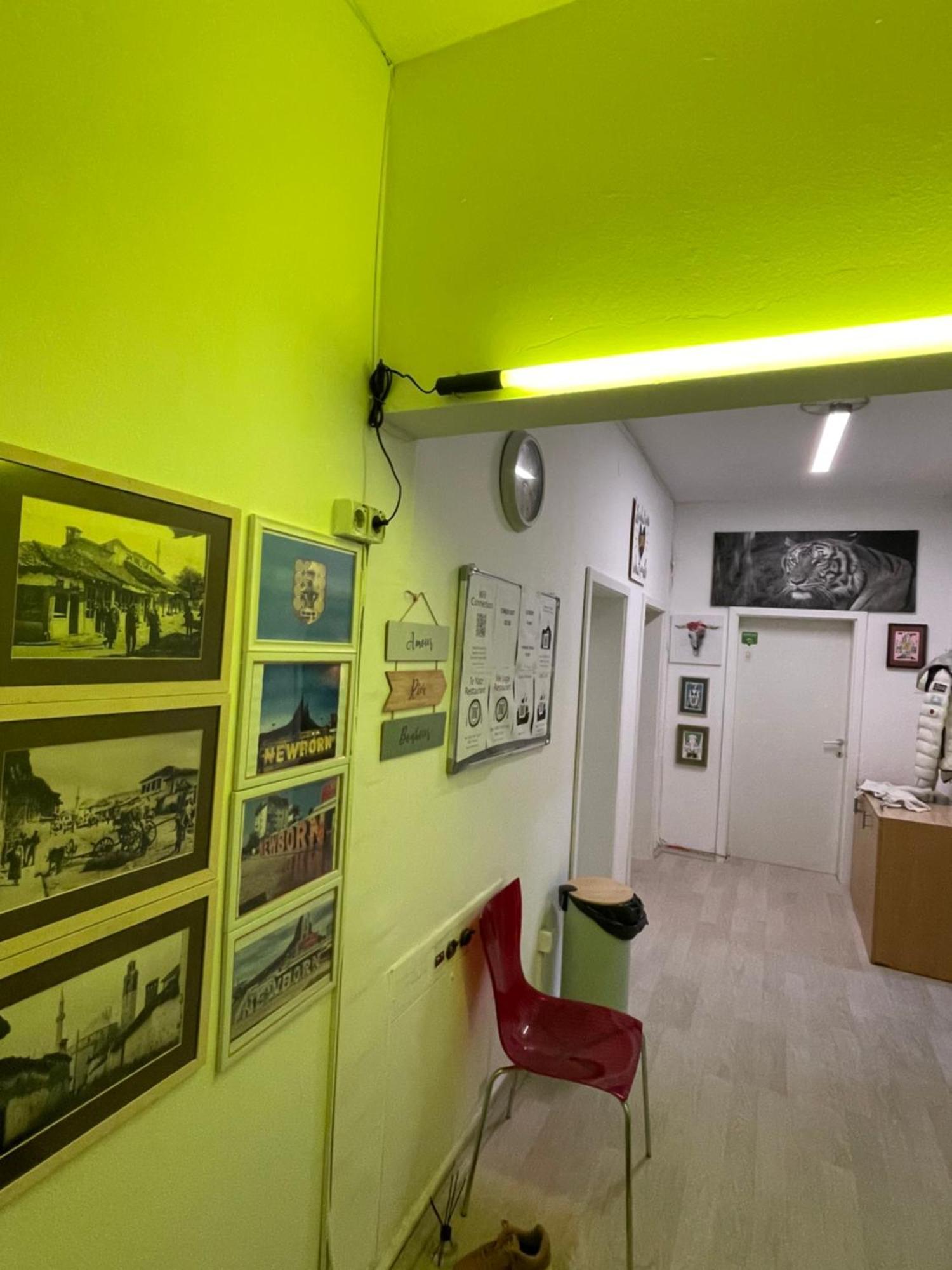 Newborn Center Hostel All Day Free Coffee Pristina Exterior photo
